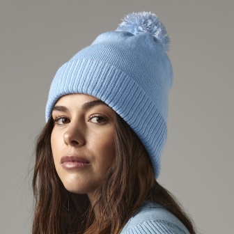 Bonnet brodé avec Pompon (B450)